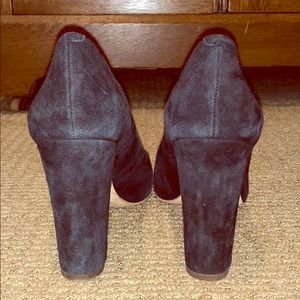 J crew Suede black, round-toe pumps.